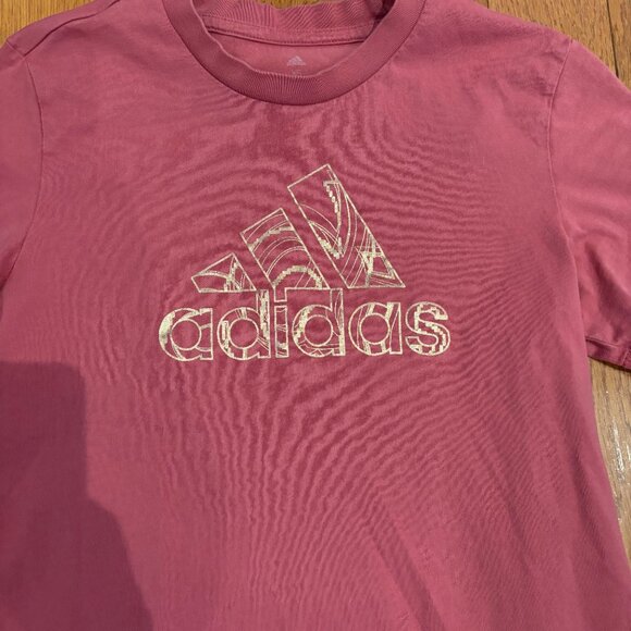 Adidas T-Shirt Women's XS Burgundy with Gold Logo Casual Short Sleeve - Picture 2 of 4